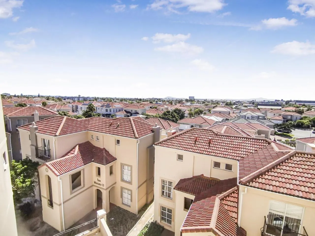 Homely 3 Bedroom Apartment In Villa Italia Century City Κέιπ Τάουν 0*,  Νότια Αφρική