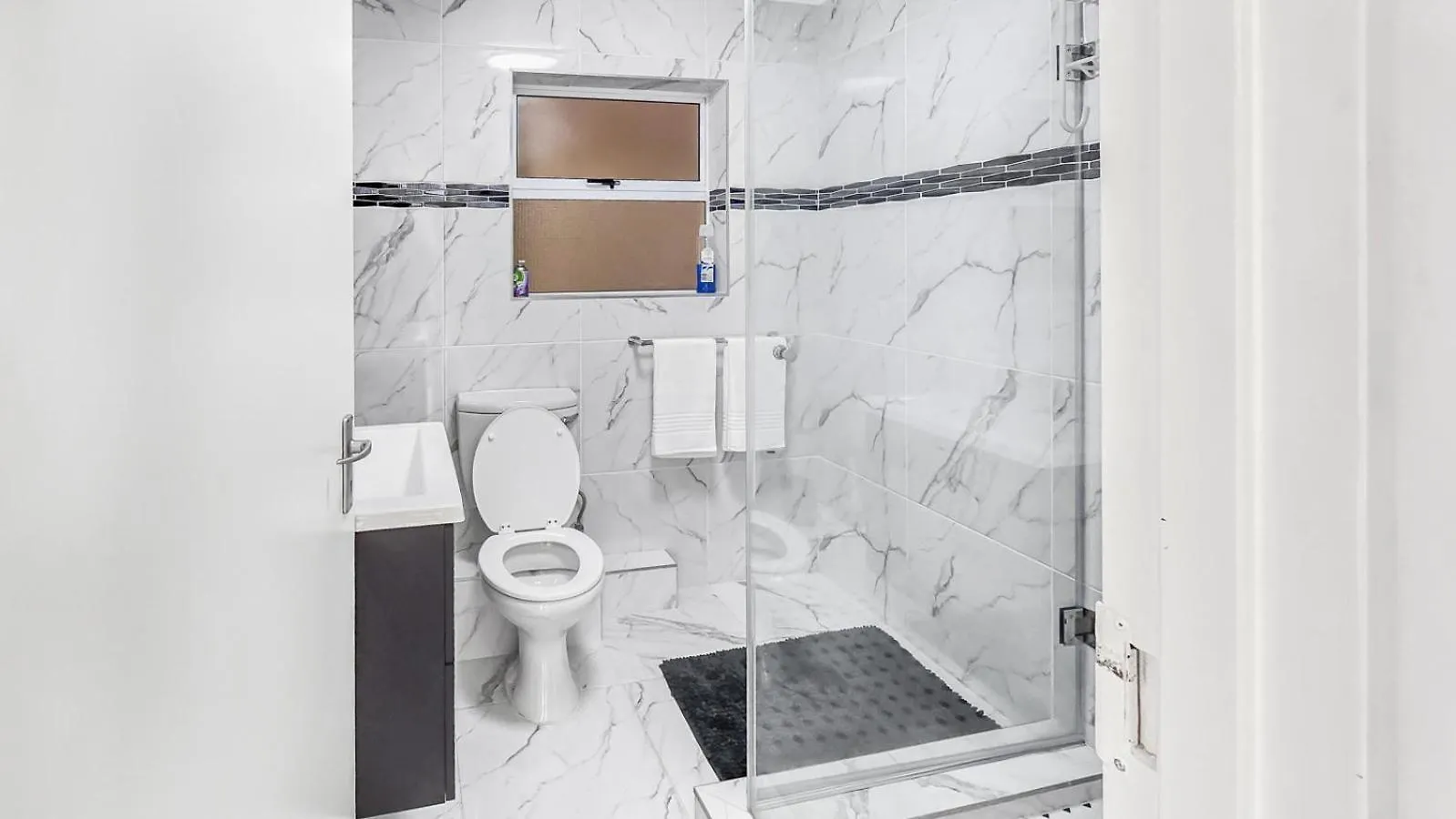 Homely 3 Bedroom Apartment In Villa Italia Century City Κέιπ Τάουν