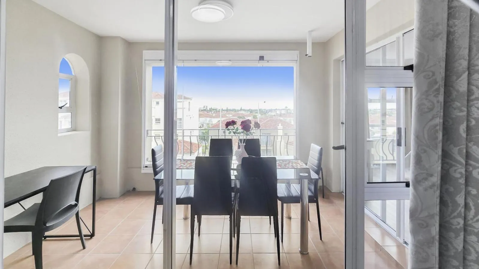 Homely 3 Bedroom Apartment In Villa Italia Century City Κέιπ Τάουν Νότια Αφρική
