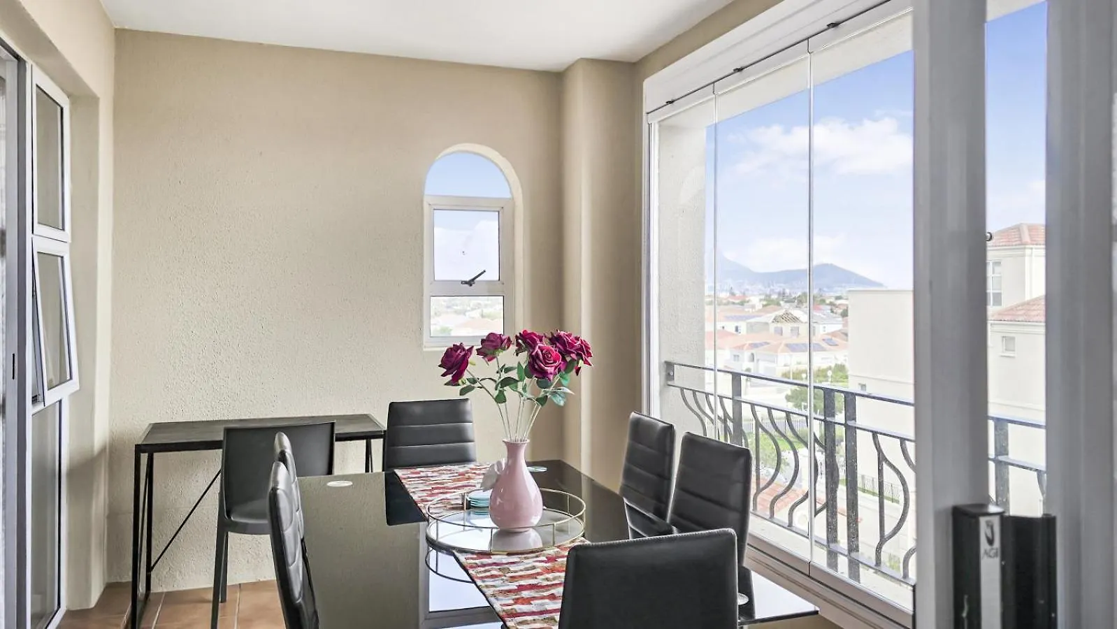 Homely 3 Bedroom Apartment In Villa Italia Century City Κέιπ Τάουν 0*,  Νότια Αφρική