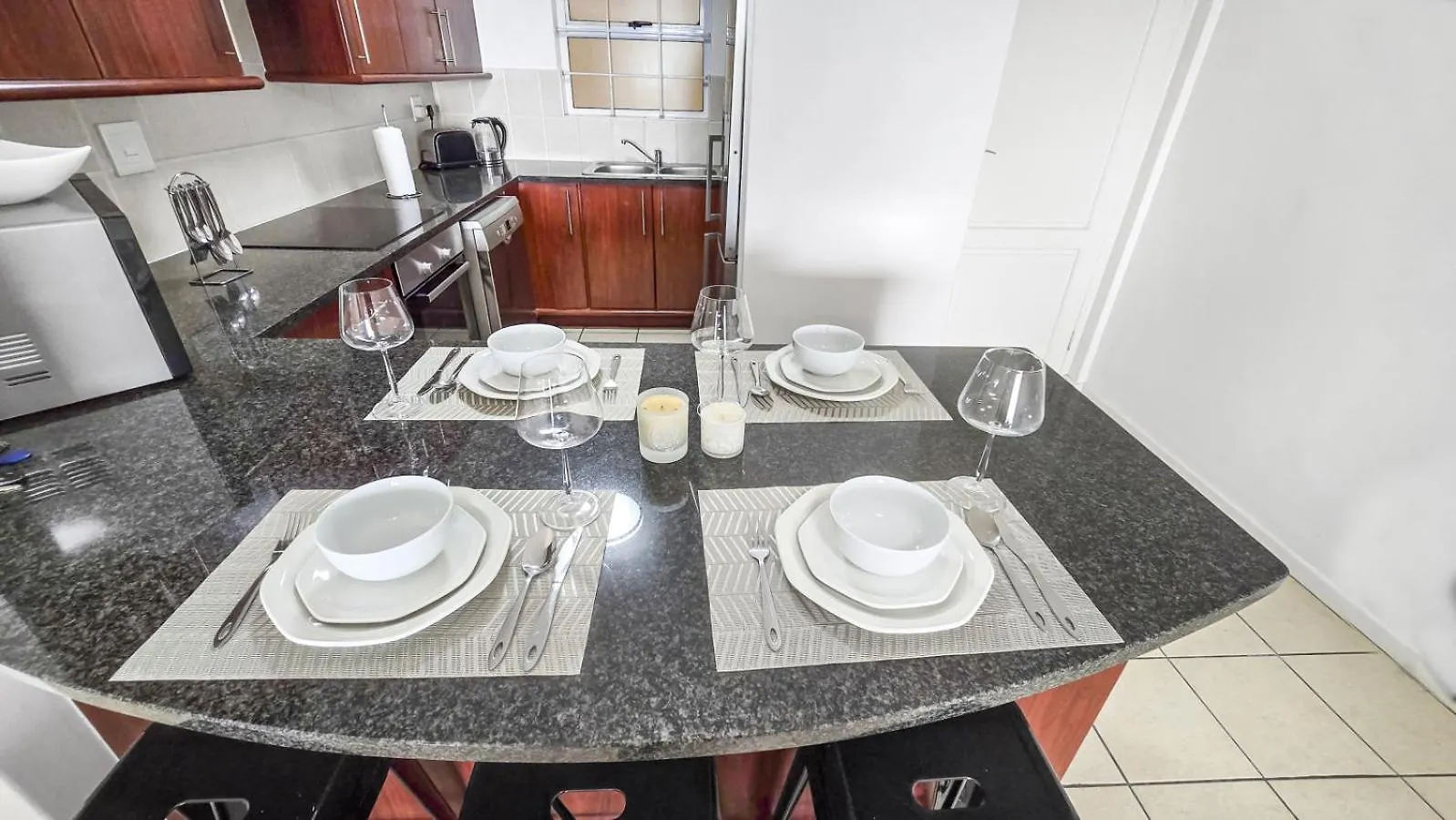 Homely 3 Bedroom Apartment In Villa Italia Century City Κέιπ Τάουν