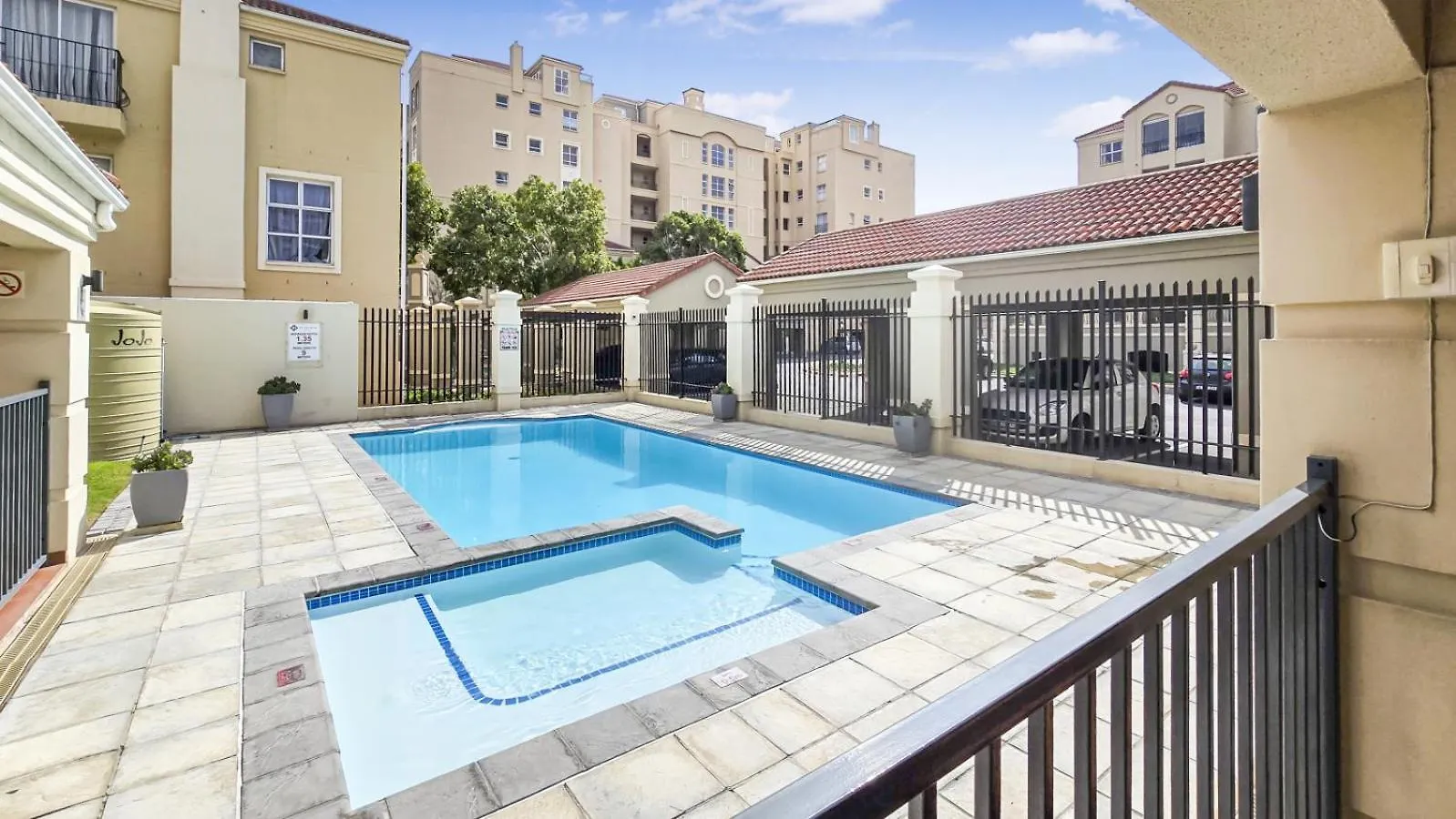 Homely 3 Bedroom Apartment In Villa Italia Century City Κέιπ Τάουν