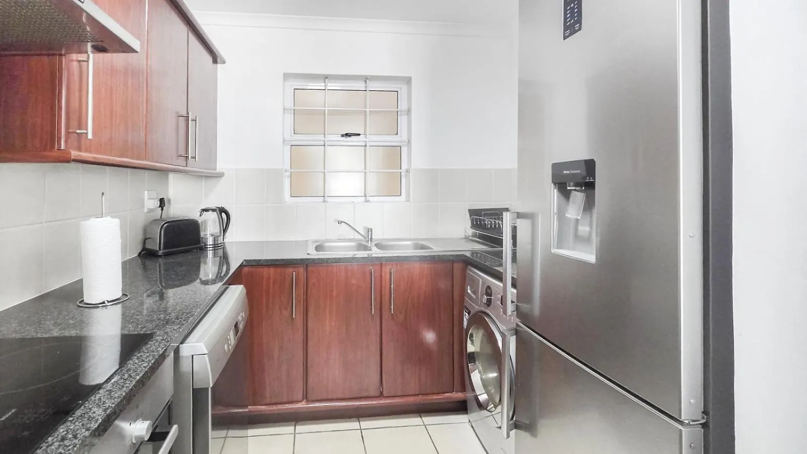 Homely 3 Bedroom Apartment In Villa Italia Century City Κέιπ Τάουν 0*,  Νότια Αφρική