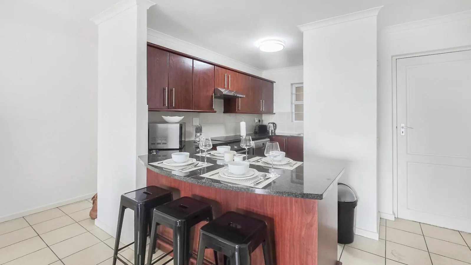 Homely 3 Bedroom Apartment In Villa Italia Century City Κέιπ Τάουν